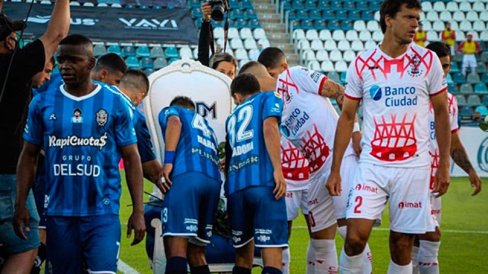 El emotivo homenaje del Lobo en La Plata.