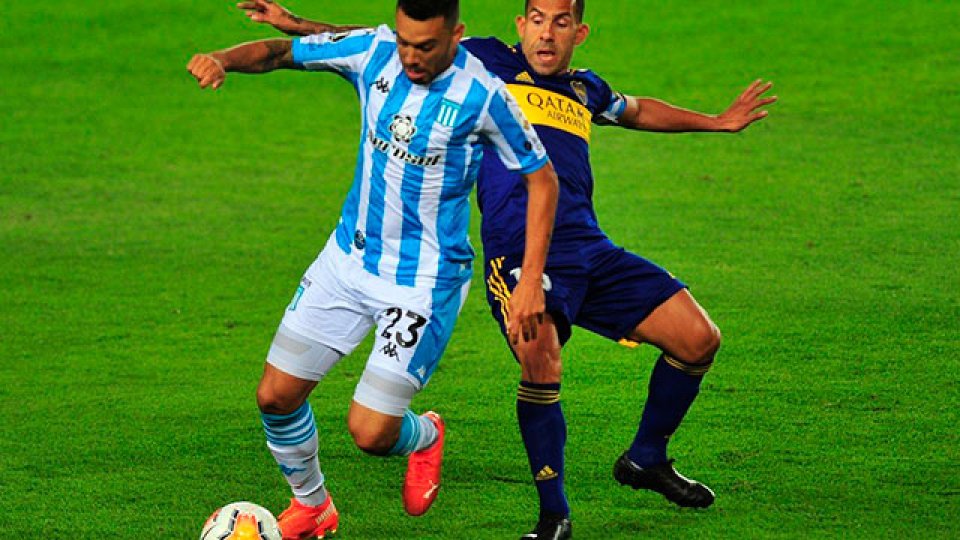 Racing venció a Boca y se quedó con el duelo de ida