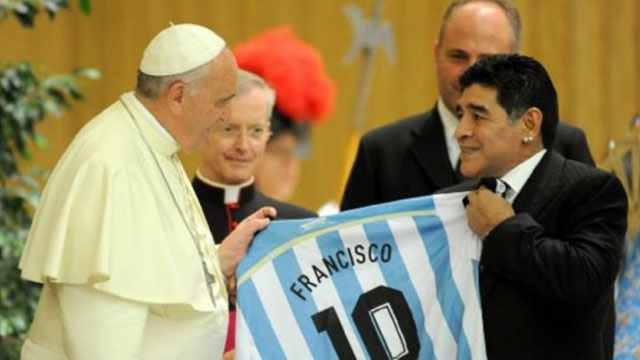 "Diego era un gran campeón que dio alegría a millones", expresó el Papa.