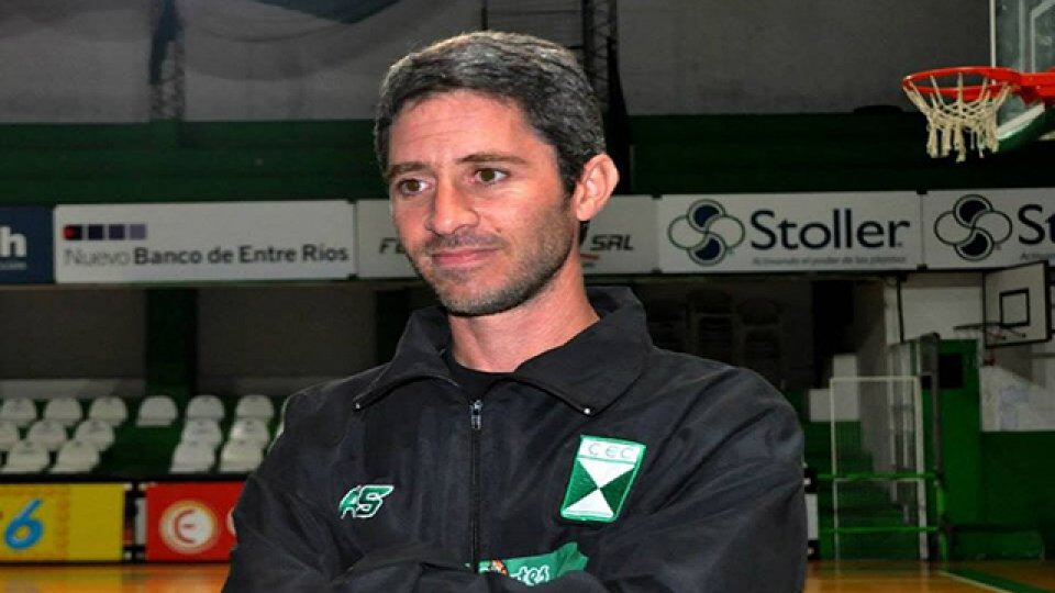 Alejandro Elizalde deja el cargo de entrenador en Estudiantes de Concordia.