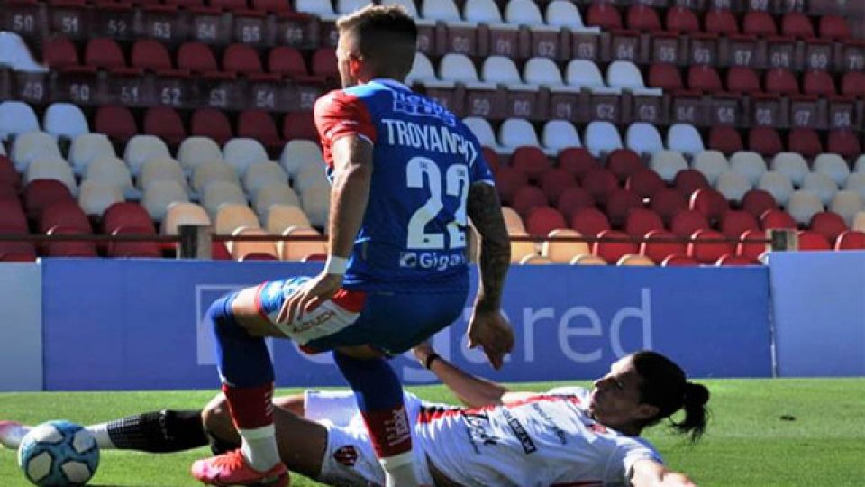 En su último compromiso de la Copa Diego Maradona, el Patrón sumó de a tres