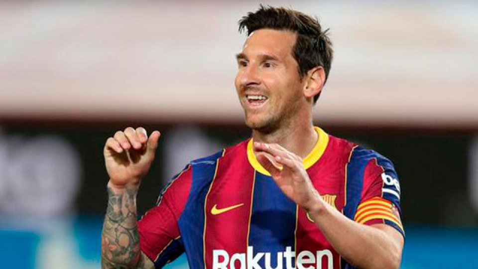 Lionel Messi marcó dos goles y Barcelona goleó a Elche.