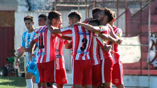 Atlético Paraná goleó y clasificó a la final. (Foto gentileza Minuto a Minuto)