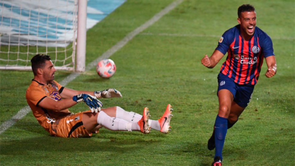 San Lorenzo superó a Arsenal en el estreno del ciclo de Diego Dabove.