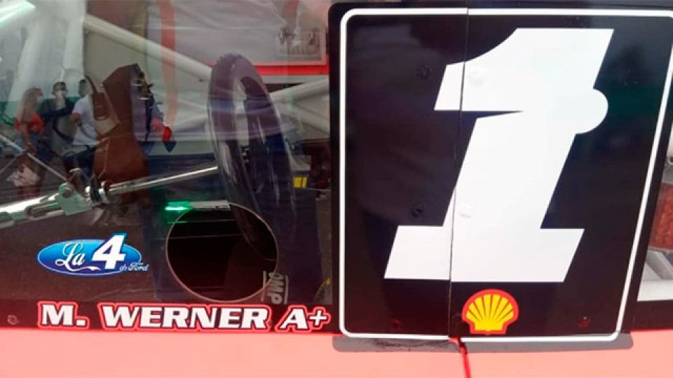 Mariano Werner y el nuevo diseño de su Ford. (Foto: @La4deFord)