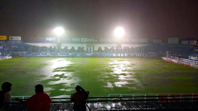 Un diluvio suspendió el partido entre Atlético Tucumán y Huracán.