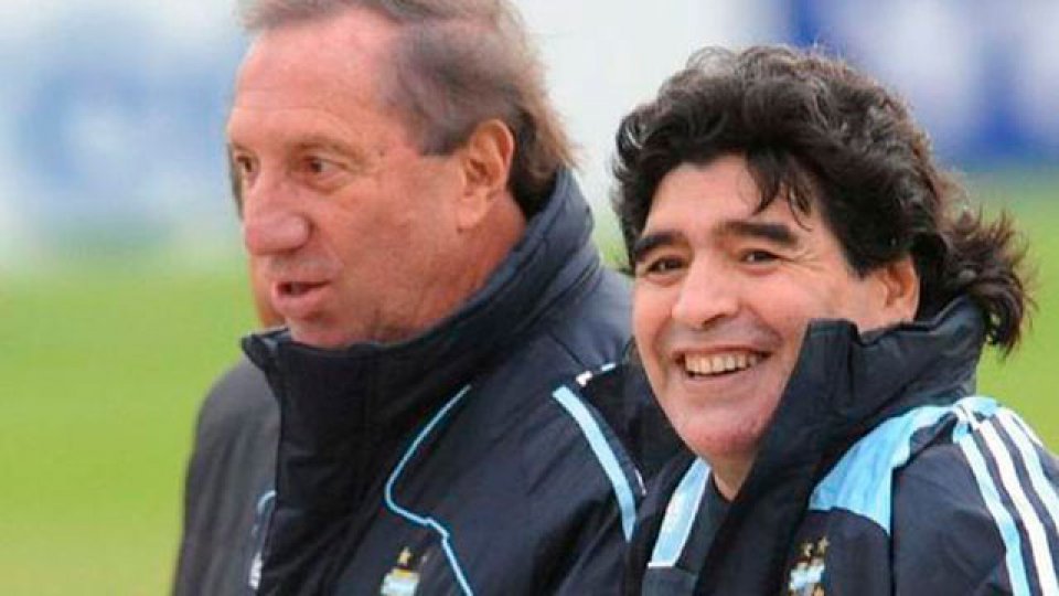 A Bilardo le dijeron que Maradona murió "de un paro cardíaco".
