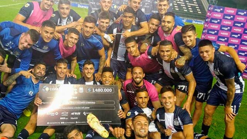 Talleres eliminó en los penales a Vélez y está en octavos de la Copa Argentina.