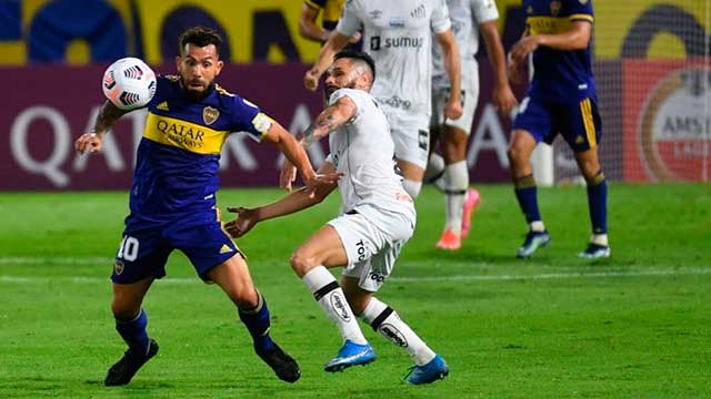 Boca derrotó a Santos en la Bombonera y se afirma en la Copa Libertadores.