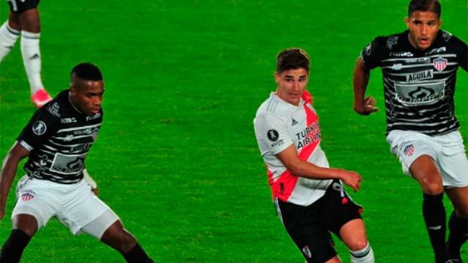 River le gan&oacute; a Junior y es l&iacute;der de su grupo en la Copa Libertadores