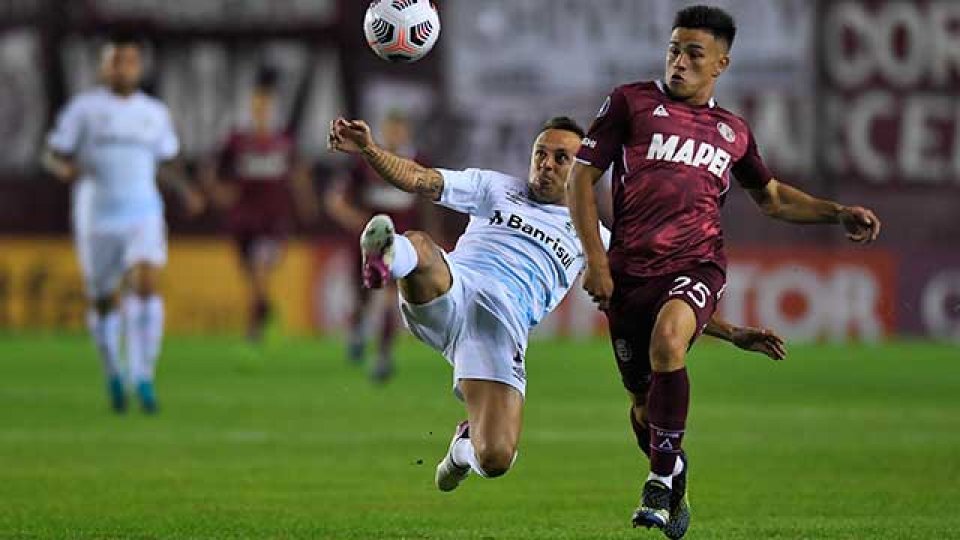 Lanús cayó en la Fortaleza con Gremio.