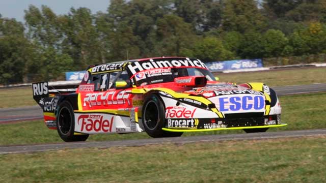 Mariano Werner probó su auto por segundo día en La Plata.