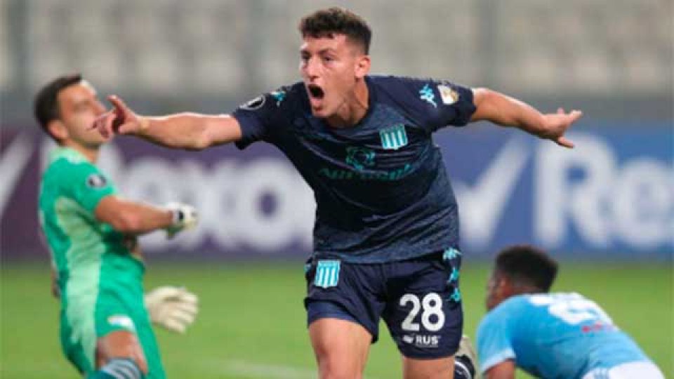 Con un gol del vialense Chancalay, Racing ganó en Perú y se acerca a octavos.
