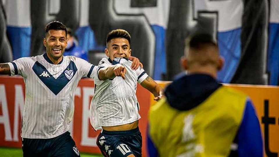 Vélez recibe a La Calera de Chile con la chance de conseguir la clasificación.