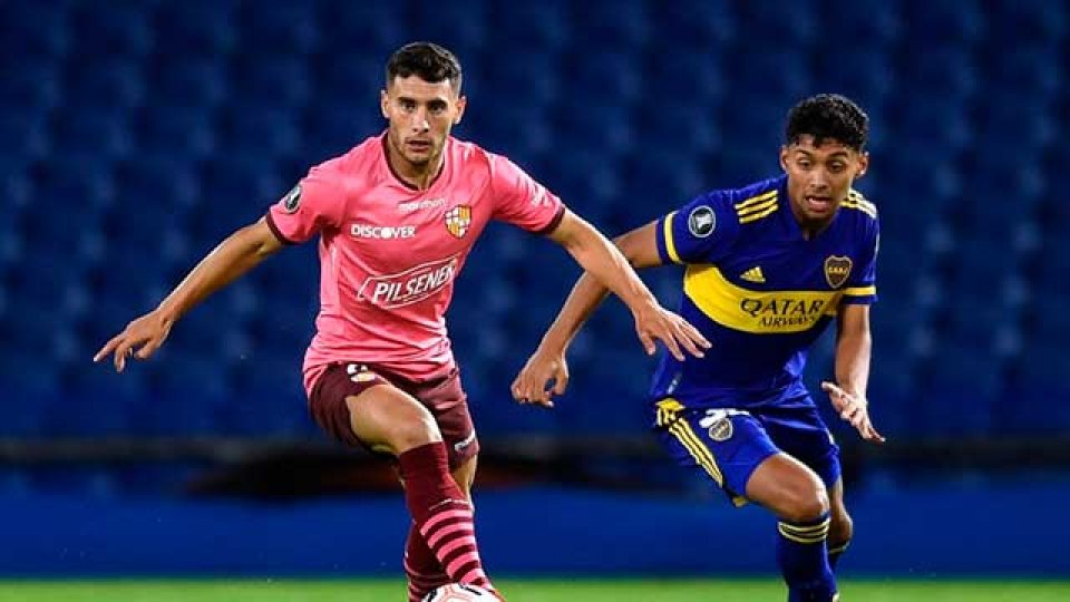 Boca tuvo una floja actuación y apenas empató sin goles con Barcelona.