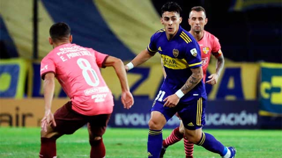 Boca tuvo una floja actuación y apenas empató sin goles con Barcelona.