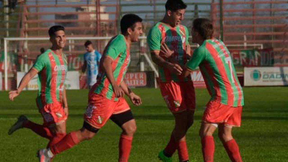 Santiago Briñone marcó el gol en Las Parejas. (Foto: Sportivo Atlético Club)