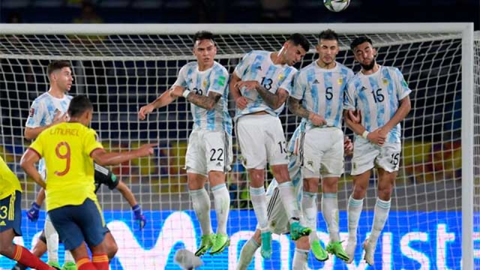 Argentina empató 2 a 2 con Colombia y dejó pasar una gran oportunidad