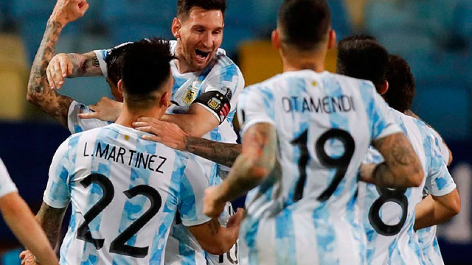 Argentina es finalista de la Copa América: venció a Colombia por penales.