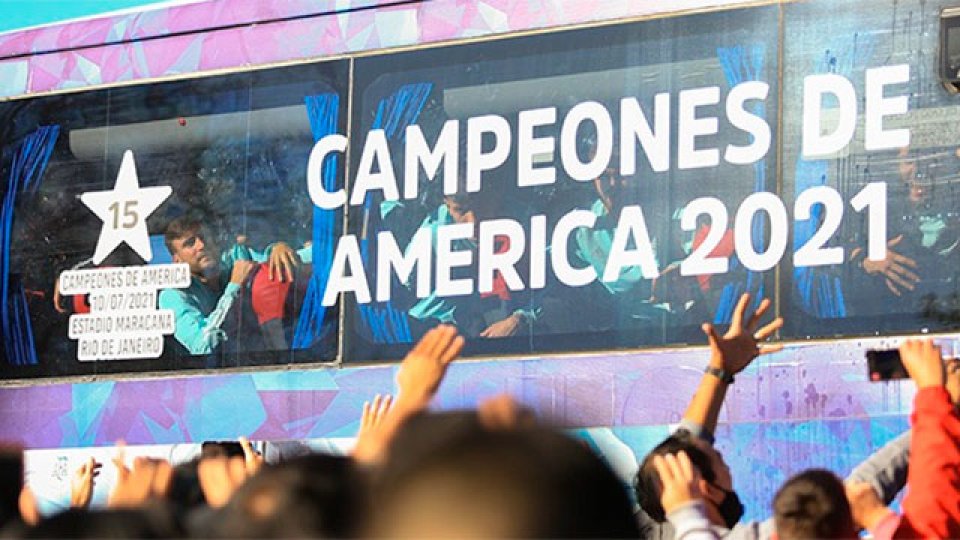 La Selección Argentina arribó al país tras conseguir la Copa América.