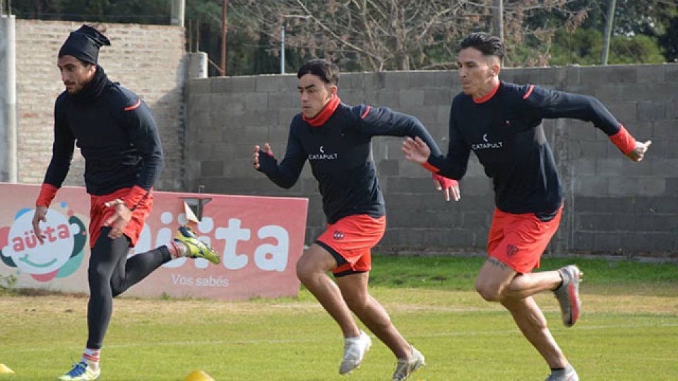 Patronato vuelve a jugar en forma oficial y enfrenta a Villa San Carlos.