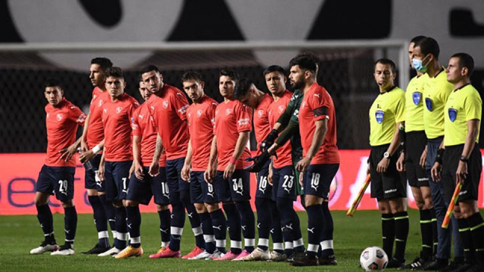 Independiente recibe a Santos con la obligación de ganar.