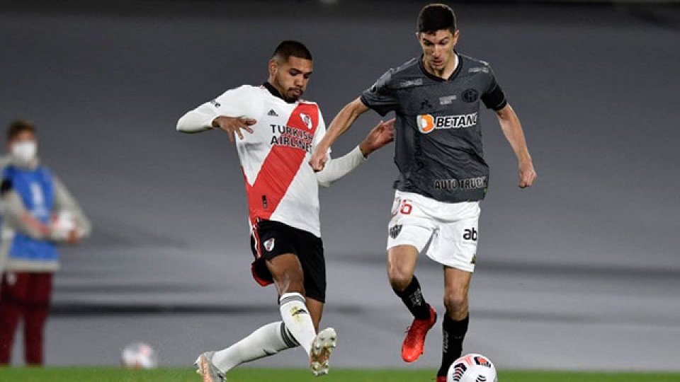 River cayó ante Atlético Mineiro por un gol de Nacho Fernández.