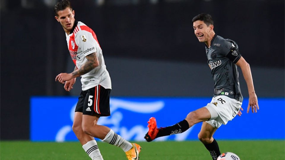 River cayó ante Atlético Mineiro por un gol de Nacho Fernández.