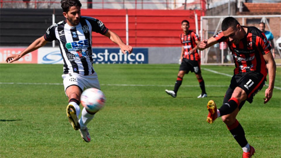 En el Grella y con gol de Marín, el Rojinegro sumó tres puntos claves.