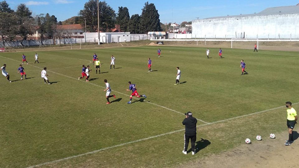 Sportivo Urquiza y Ciclón del Sur, líderes en la LPF.