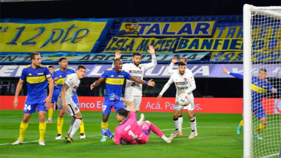 A Patronato le anularon un gol legítimo una inexistente falta a Rossi.