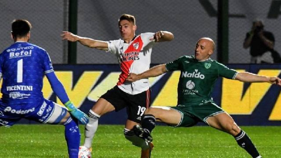 River lo dio vuelta y derrotó 2 a 1 a Sarmiento en Junín.