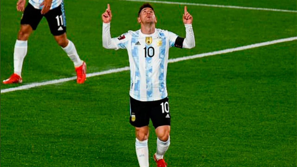 Lionel Messi hizo un golazo ante Bolivia y alcanzó un récord de Pelé.