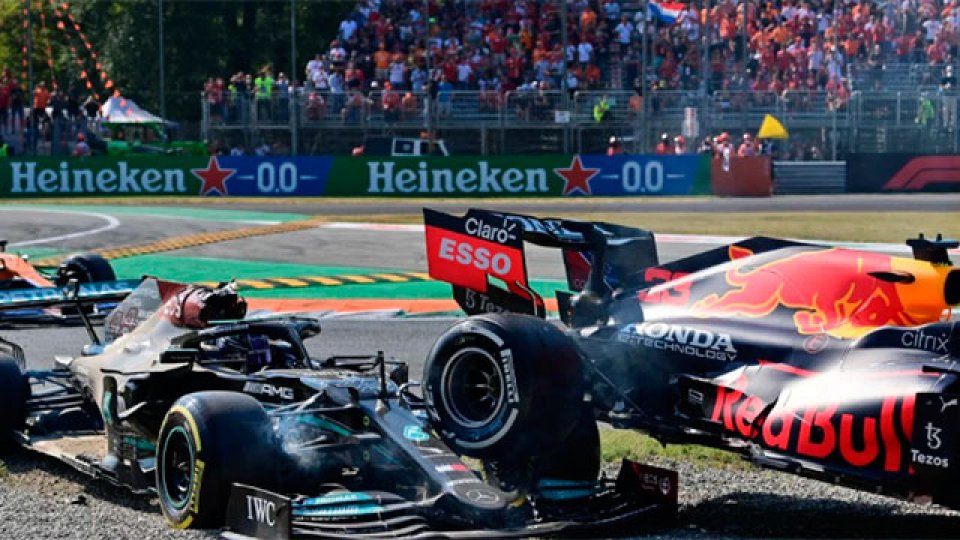 Así fue el accidente entre Verstappen y Hamilton en el Gran Premio de Monza.