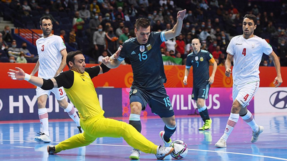 Argentina extendió su racha ganadora ante Irán.