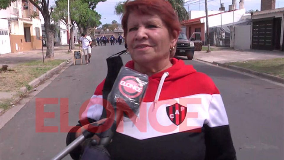 El p&uacute;blico rojinegro retorn&oacute; al Grella para apoyar a Patronato.