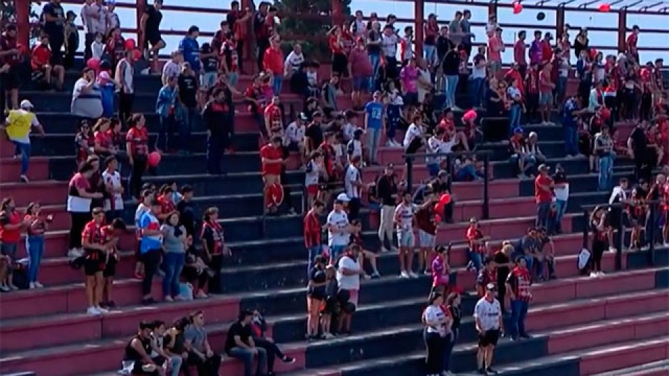 Patronato perdió 2 a 1 frente Racing en el Presbítero Bartolomé Grella.