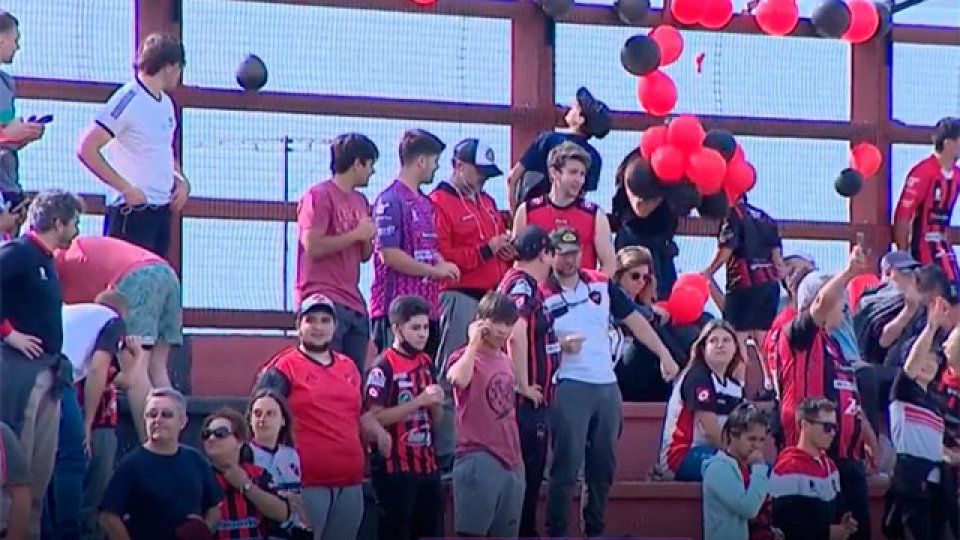 Patronato perdió 2 a 1 frente Racing en el Presbítero Bartolomé Grella.