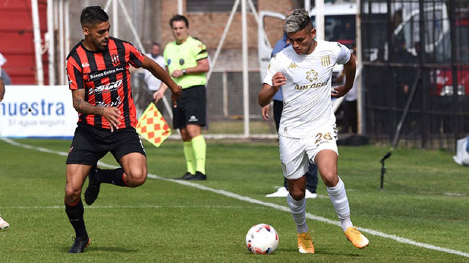 Patronato perdió 2 a 1 frente Racing en el Presbítero Bartolomé Grella.