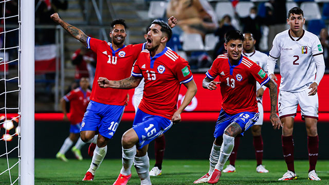 Chile goleó a Venezuela y sigue en carrera para el Mundial de Qatar 2022.