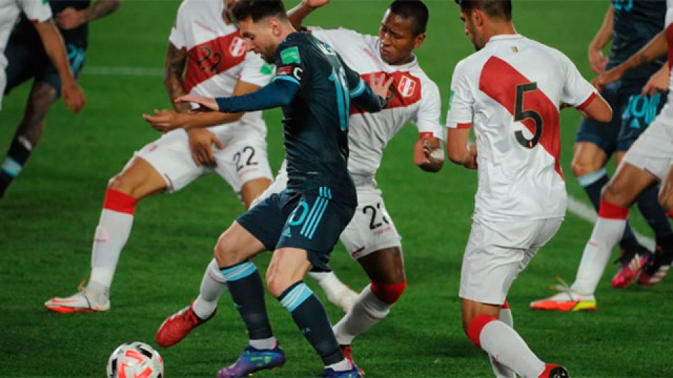 La Selecci&oacute;n argentina gan&oacute; un partido dur&iacute;simo ante Per&uacute;.