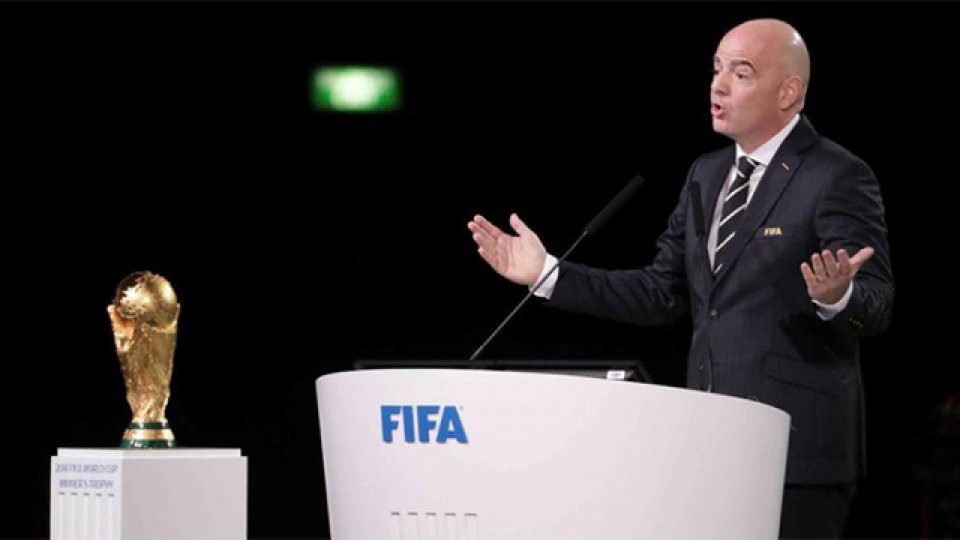 Federaciones europeas amenazan a FIFA por los mundiales cada dos años.