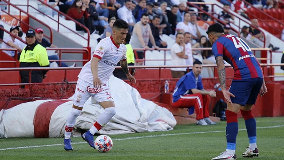 Huracán venció a San Lorenzo y se quedó con el clásico.