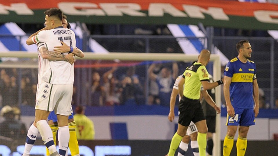 Vélez le cortó una racha de tres triunfos consecutivos.