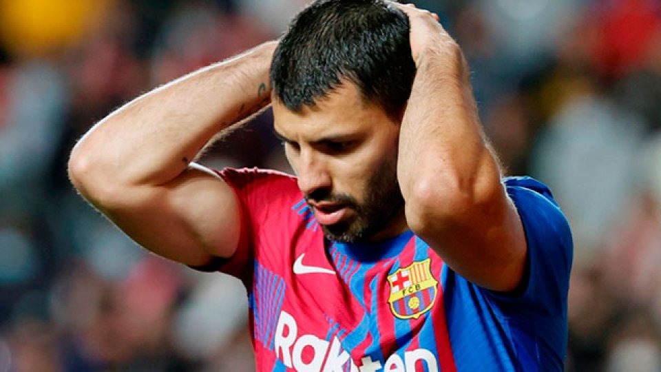 El delantero argentino se sintió mal durante el partido de Barcelona.