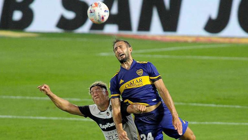 Boca pagó caro sus errores, perdió con Gimnasia en la Bombonera.