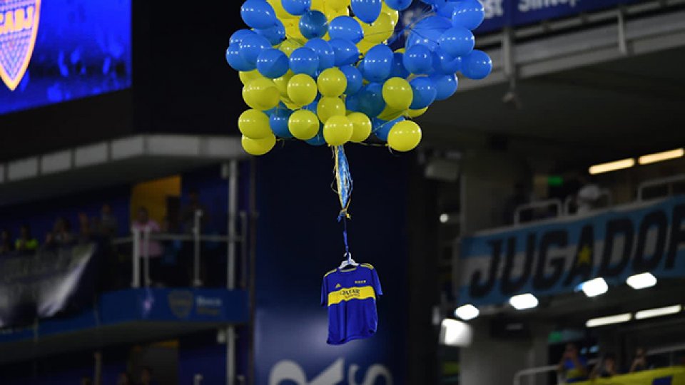 Emocionante homenaje a Diego en la Bombonera.