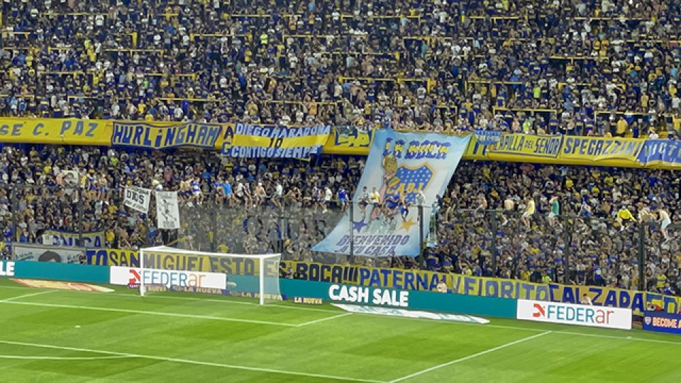 Emocionante homenaje a Diego en la Bombonera.