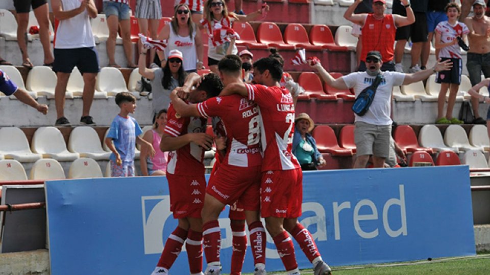 Unión venció a Rosario Central en Santa Fe.