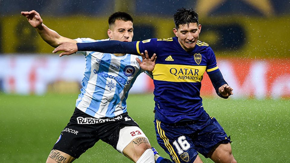 Boca y Argentinos Juniors definen el primer finalista de la Copa Argentina.